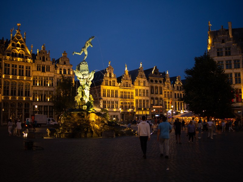 Zwoele zomeravond in&nbsp;Antwerpen