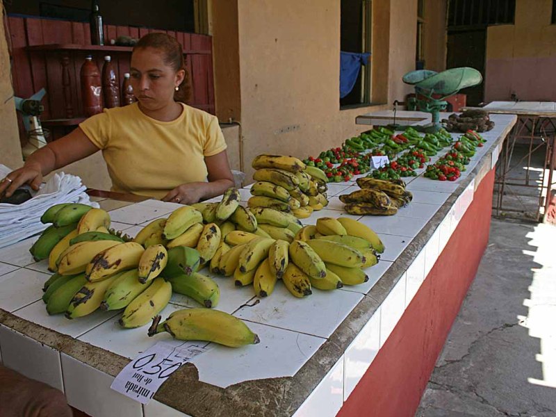 Tussen bananen en&nbsp;marktkramen